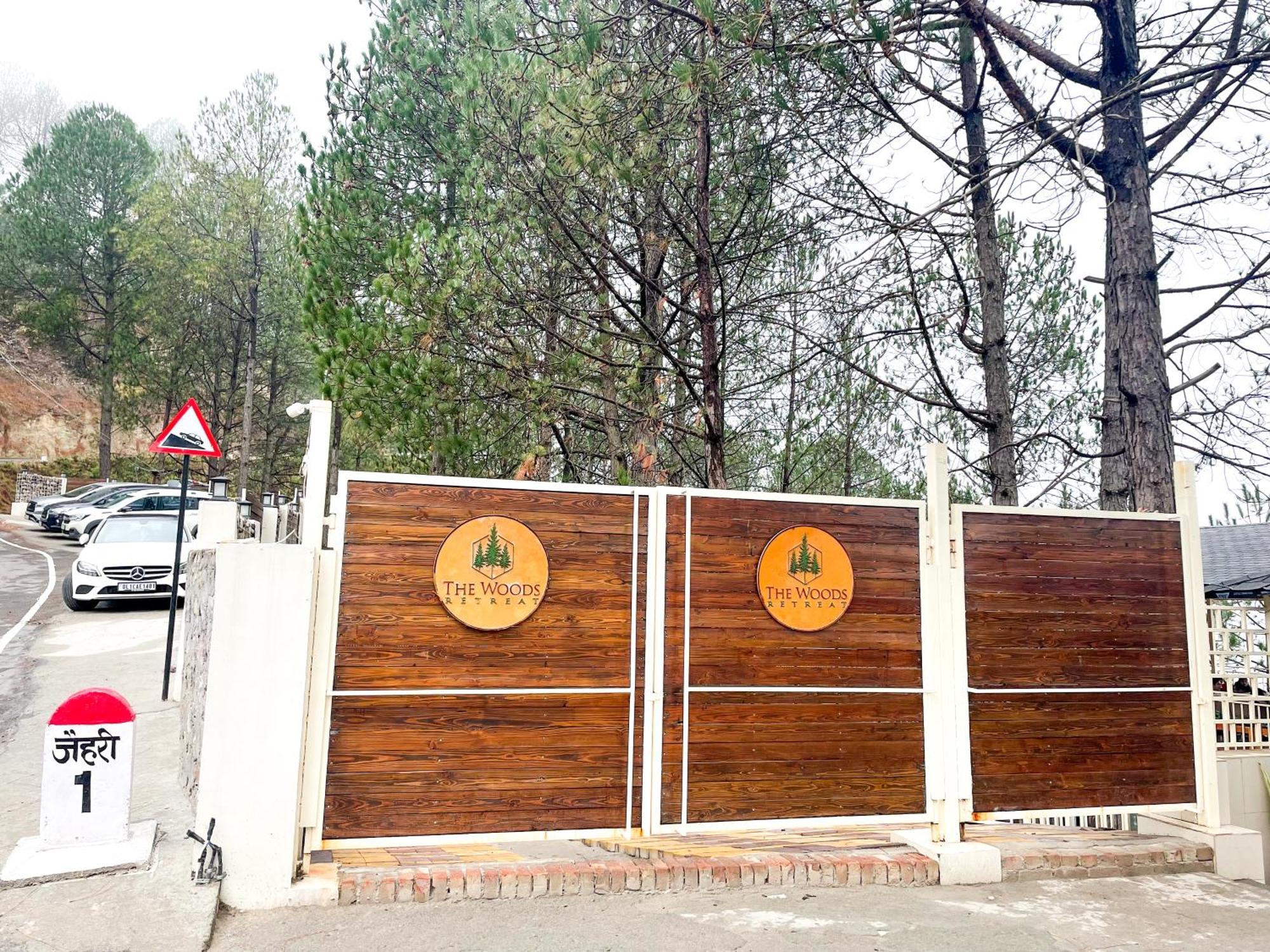 The Woods Retreat Hotel Lansdowne Ngoại thất bức ảnh