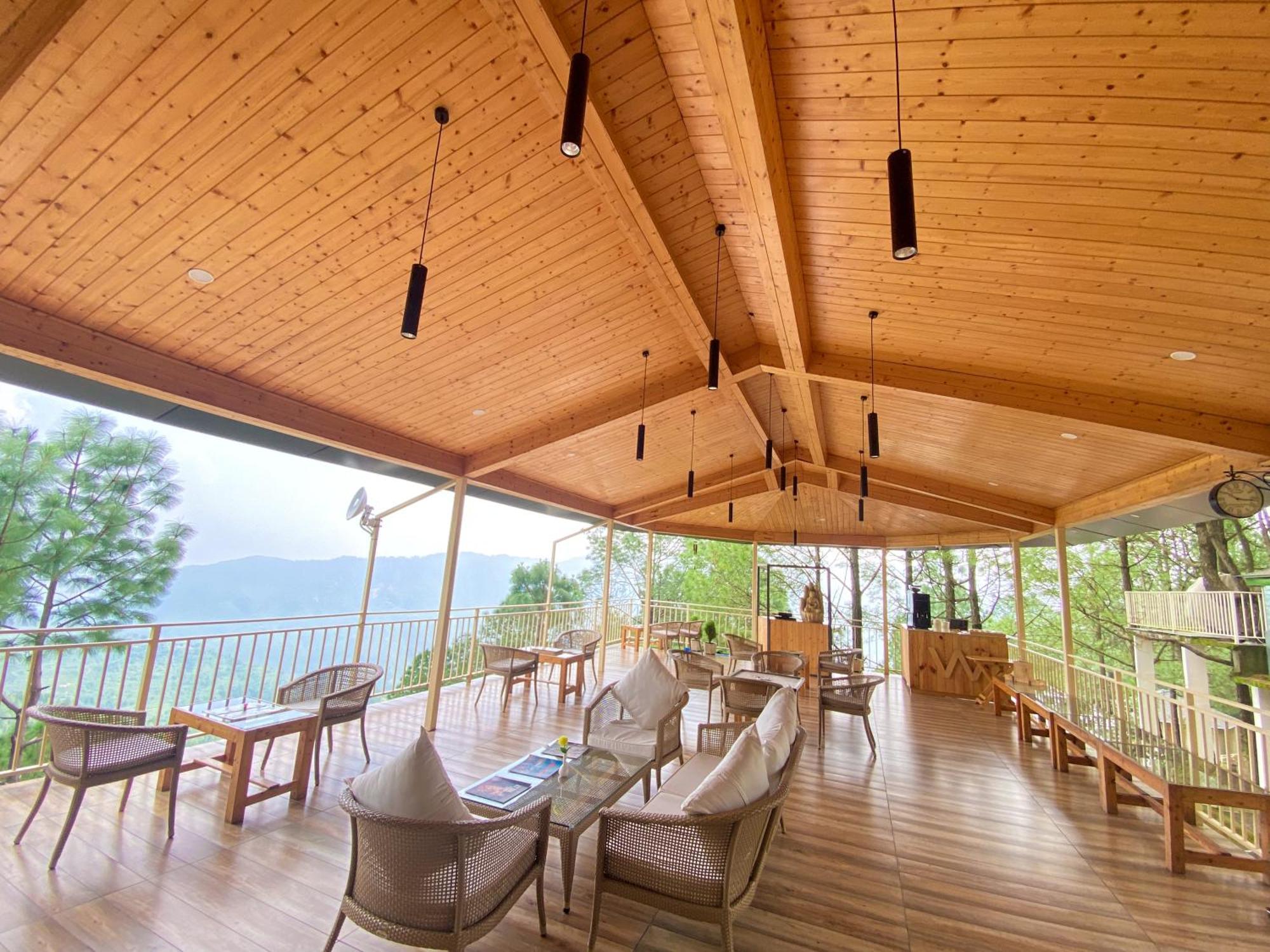The Woods Retreat Hotel Lansdowne Ngoại thất bức ảnh