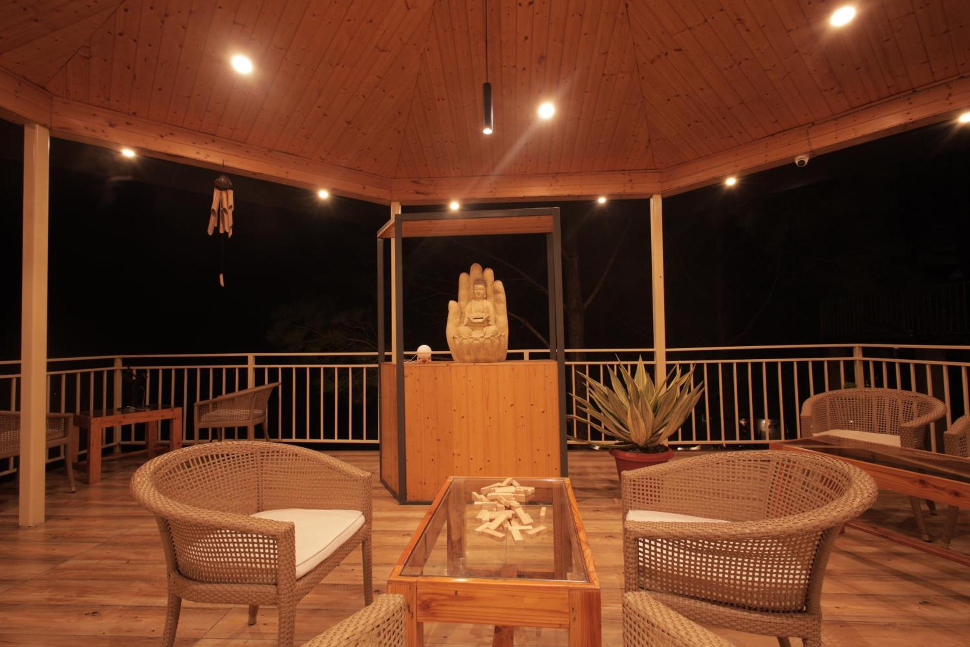 The Woods Retreat Hotel Lansdowne Ngoại thất bức ảnh