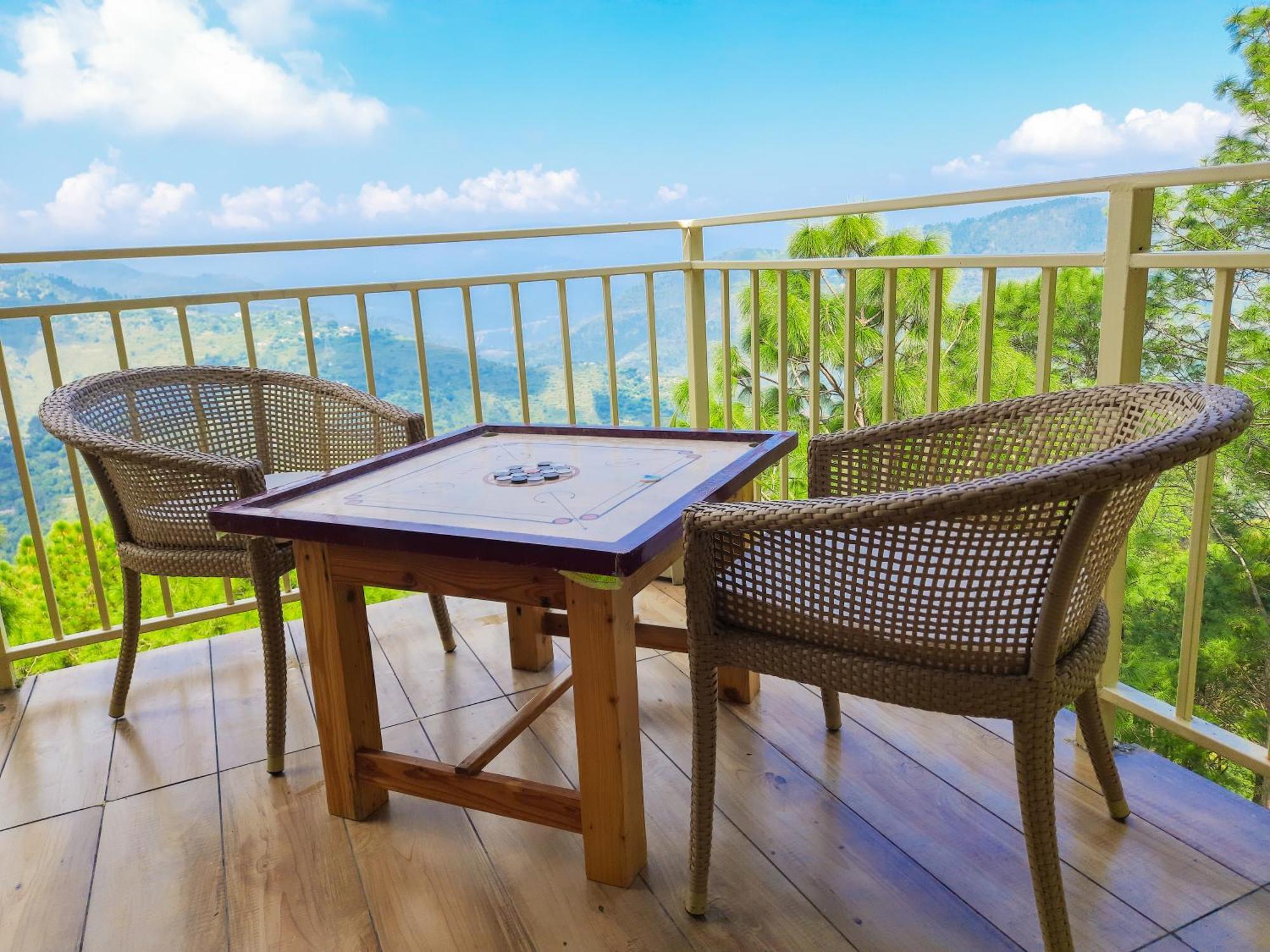 The Woods Retreat Hotel Lansdowne Ngoại thất bức ảnh