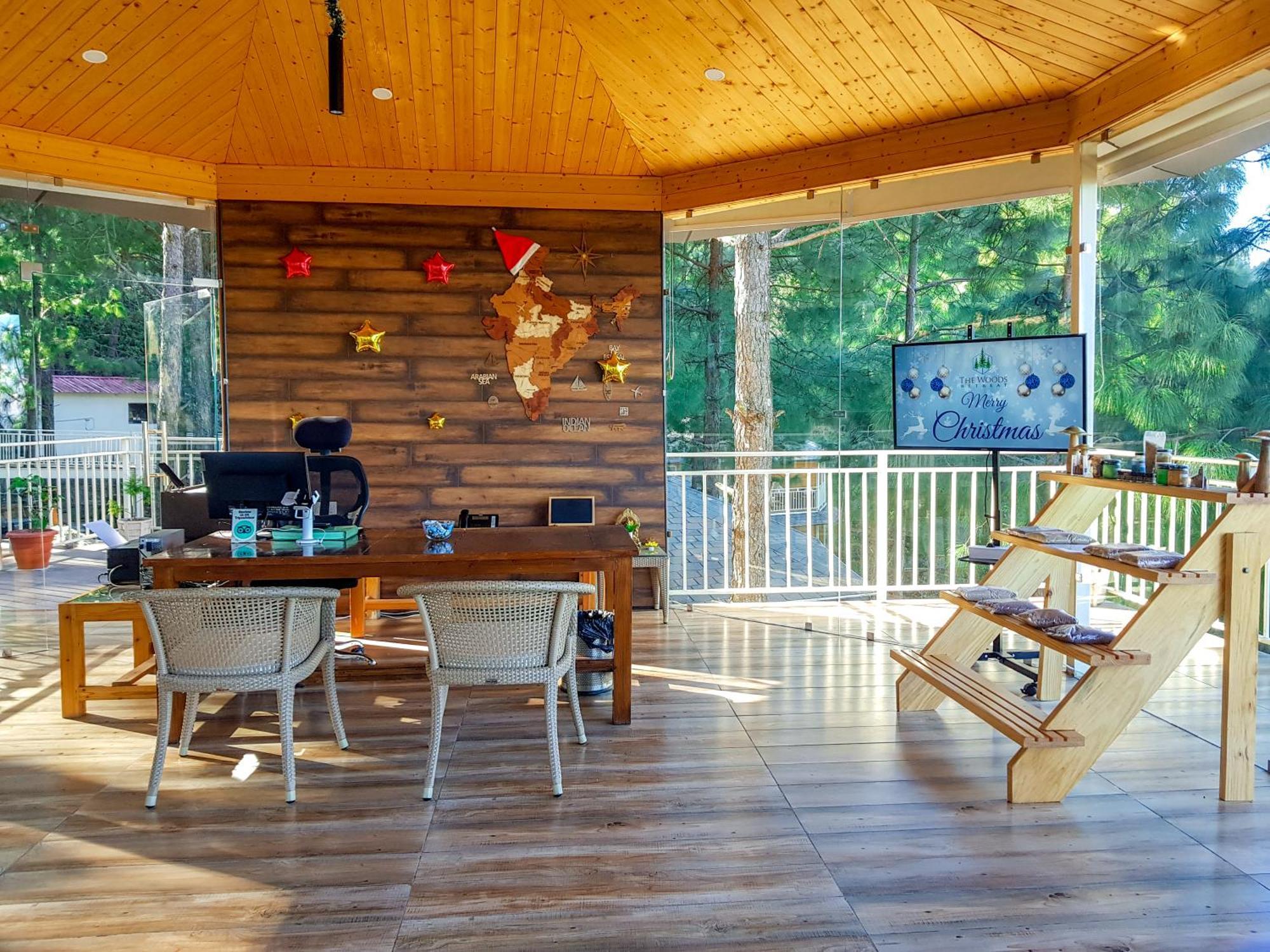 The Woods Retreat Hotel Lansdowne Ngoại thất bức ảnh