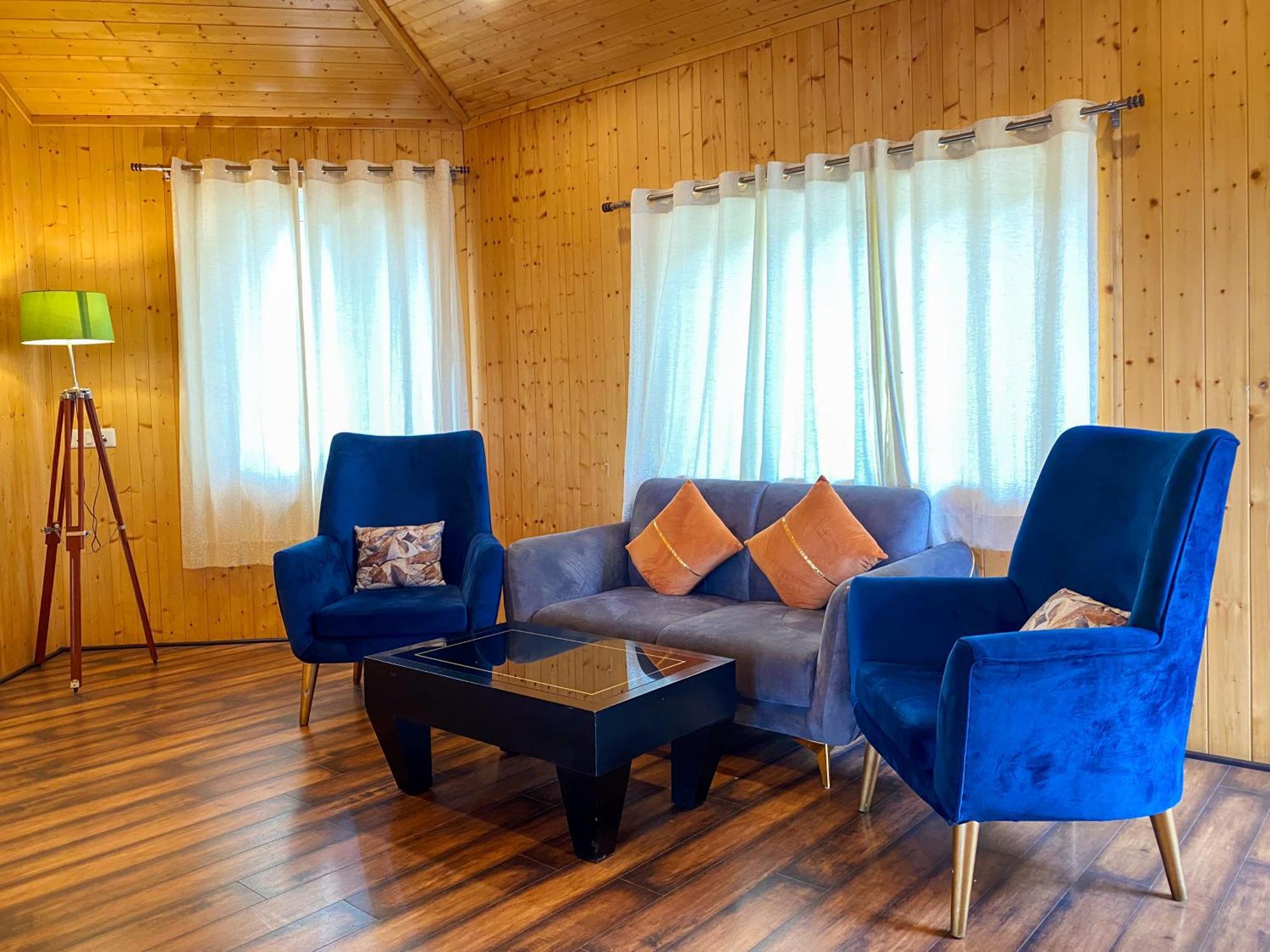 The Woods Retreat Hotel Lansdowne Ngoại thất bức ảnh