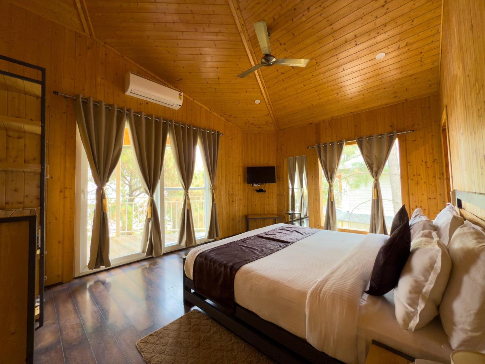 The Woods Retreat Hotel Lansdowne Ngoại thất bức ảnh
