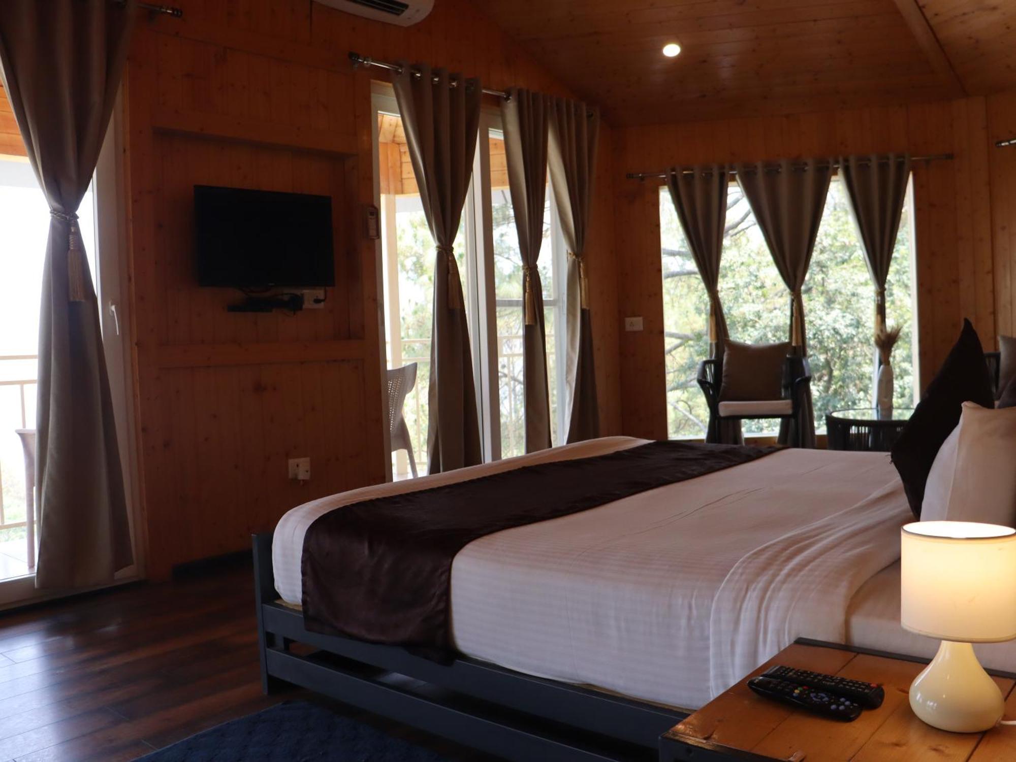 The Woods Retreat Hotel Lansdowne Ngoại thất bức ảnh