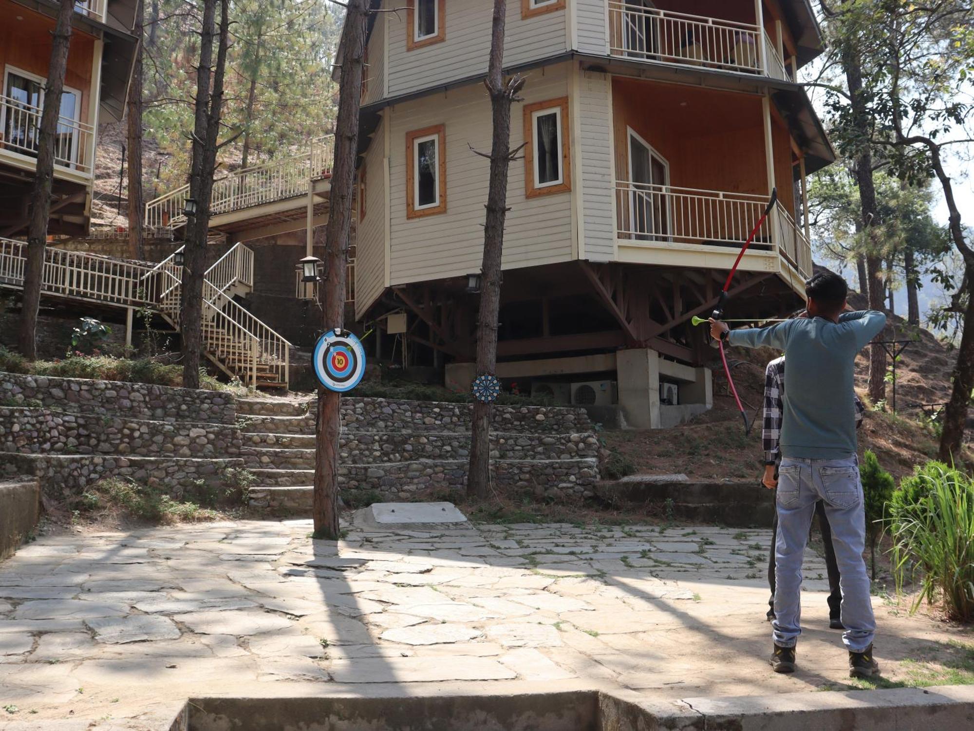 The Woods Retreat Hotel Lansdowne Ngoại thất bức ảnh